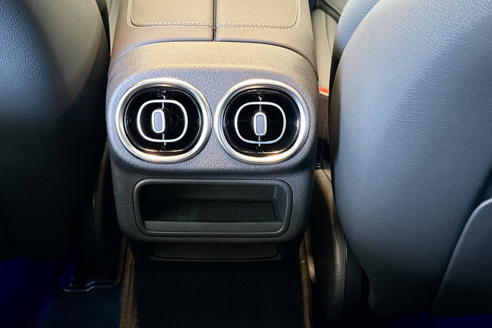 New 2026 Black Mercedes-Benz GLC 300 image 23