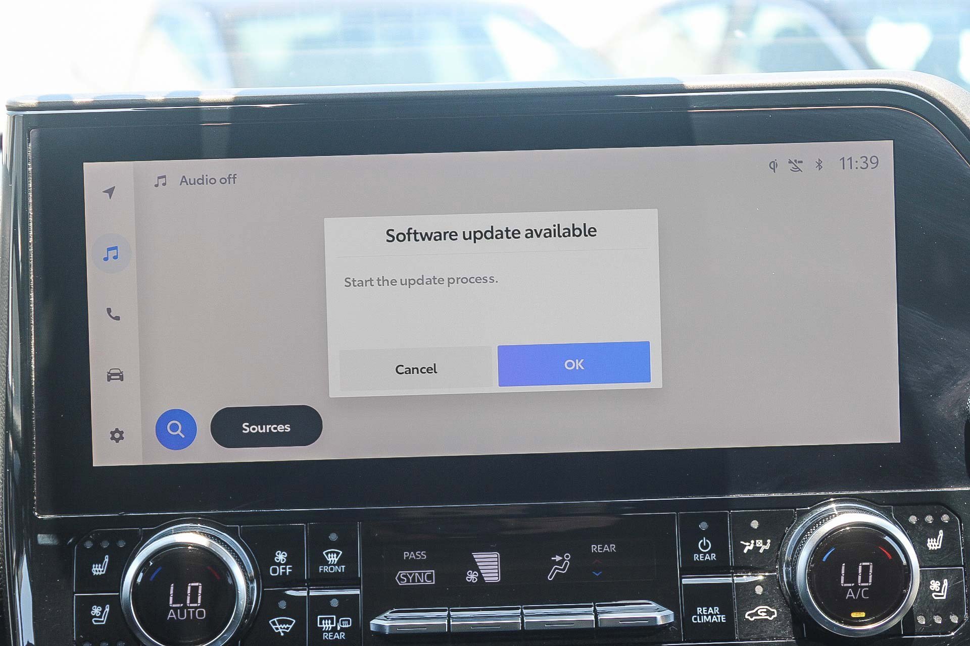 Used 2023 Wind Chill Pearl Toyota Limited image 15