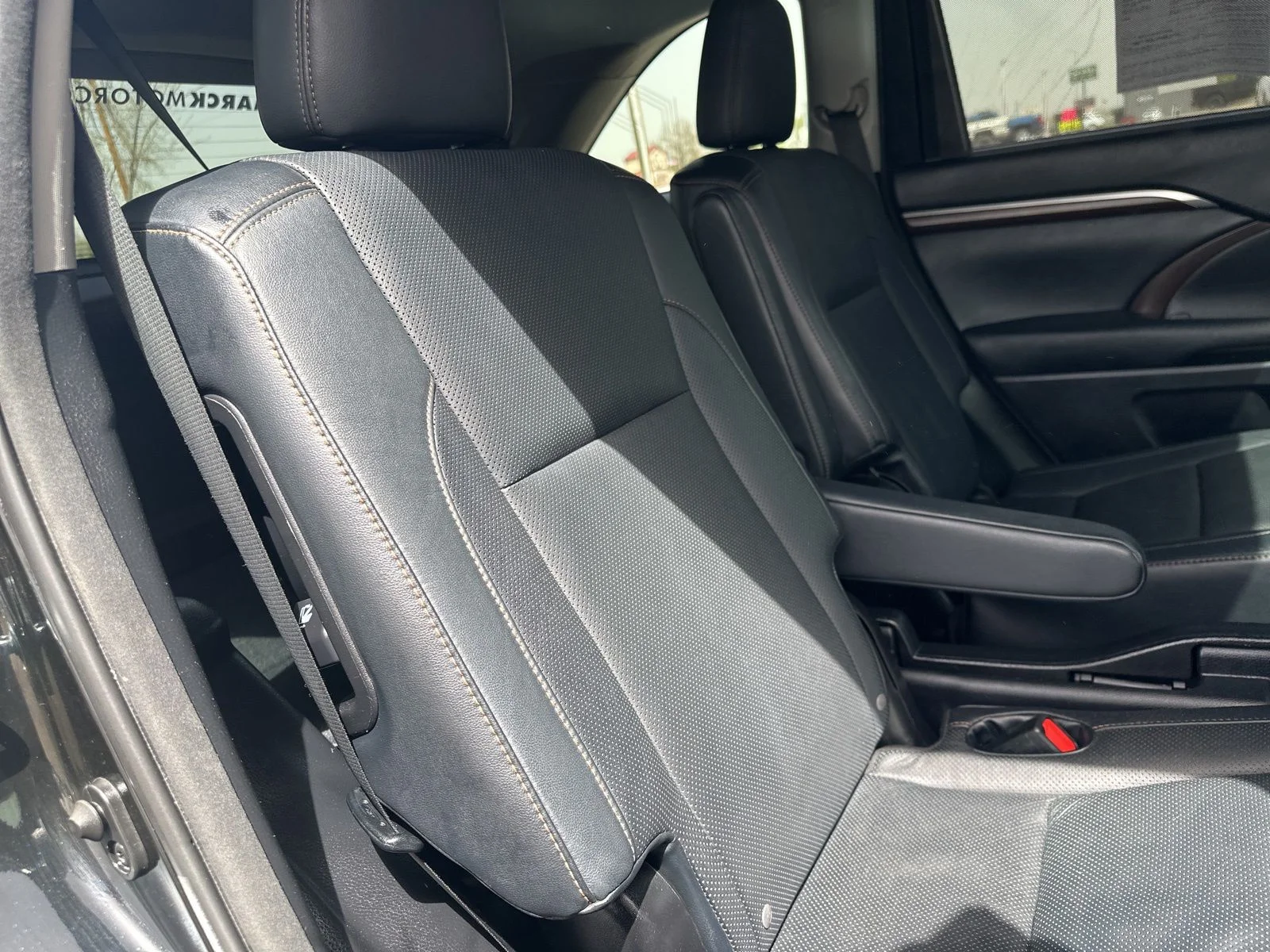 Used 2014 Black Toyota Limited image 33