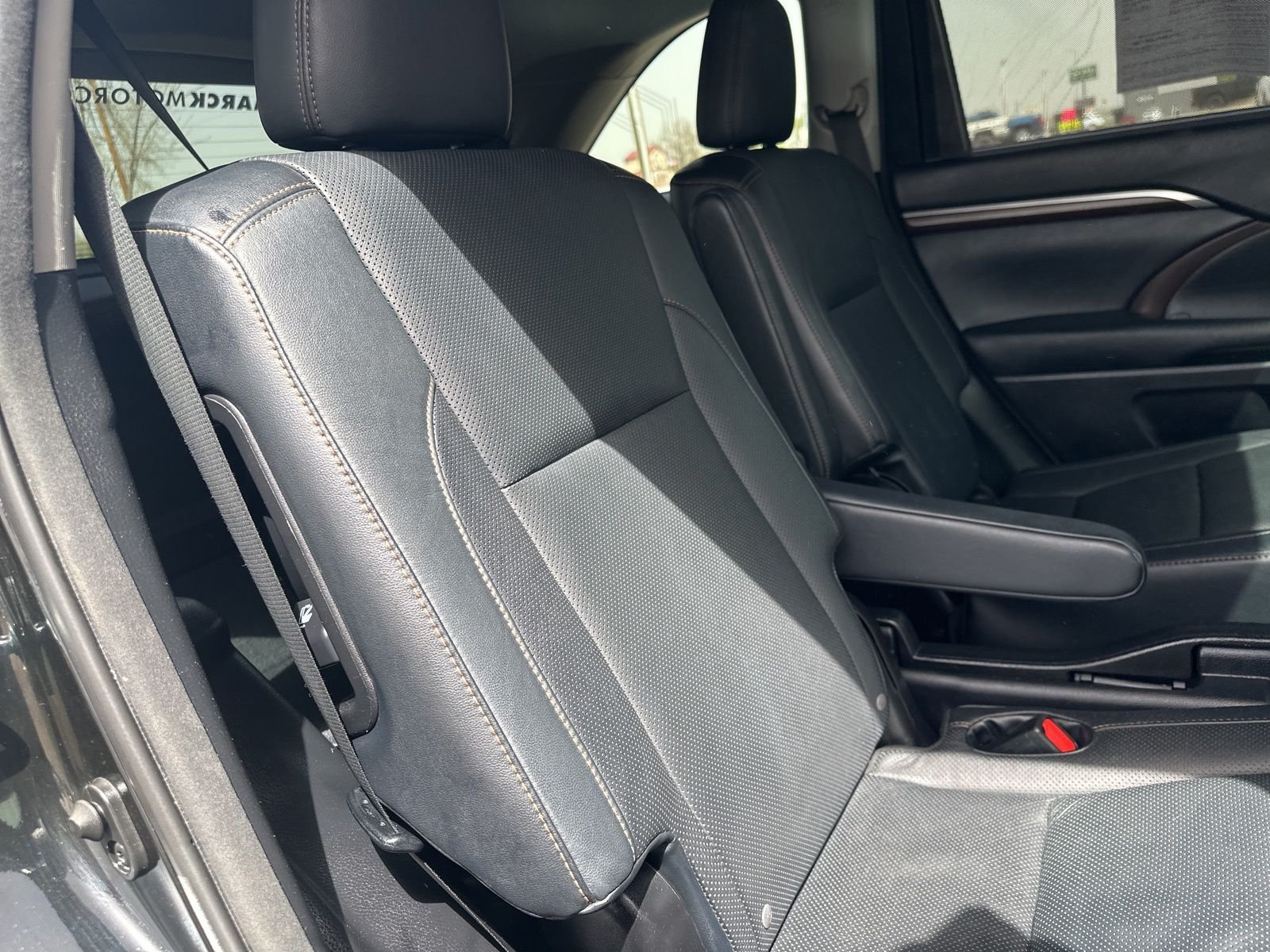 Used 2014 Black Toyota Limited image 33
