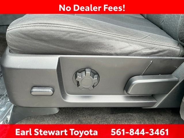 Used 2017 Silver Ford XLT image 28