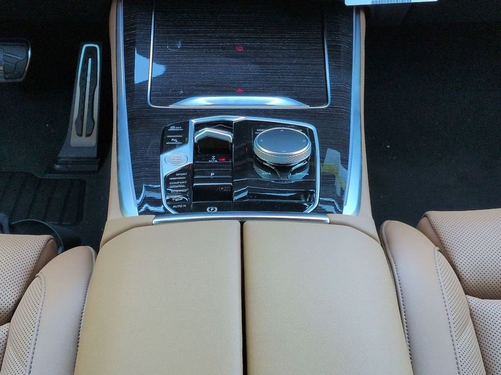 New 2026 Black Sapphire Metallic BMW xDrive40i image 19