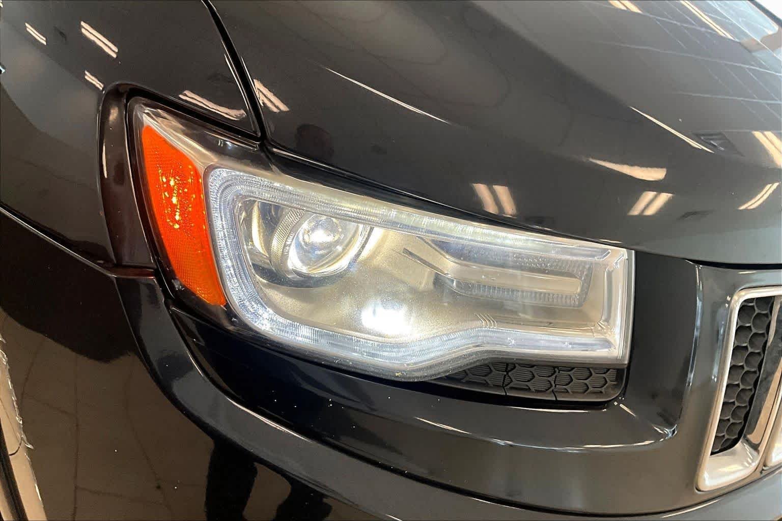 Used 2015 Maximum Steel Metallic Clearcoat Jeep Overland image 25