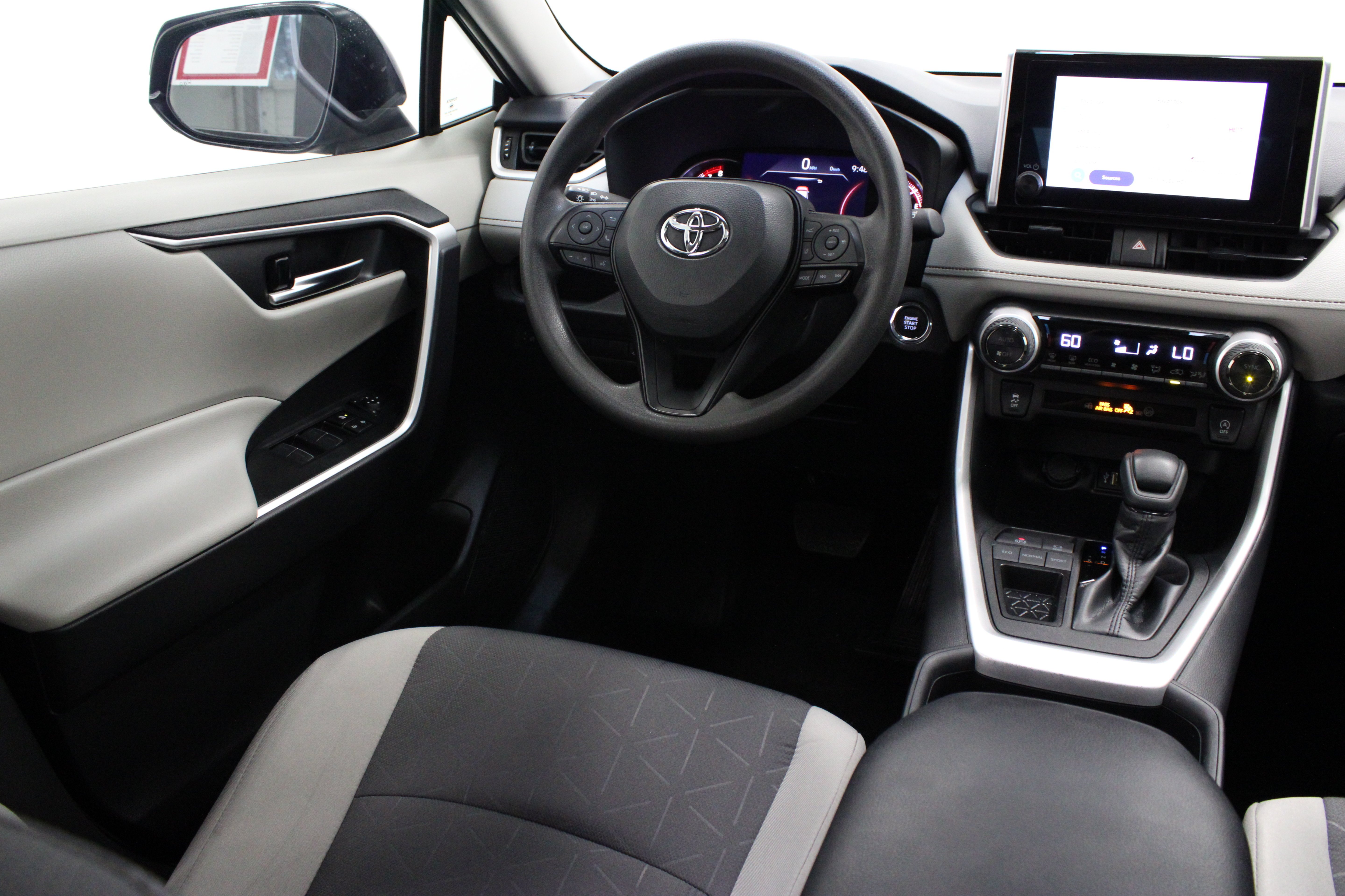 Used 2025 Blueprint Toyota XLE 2.5L image 31