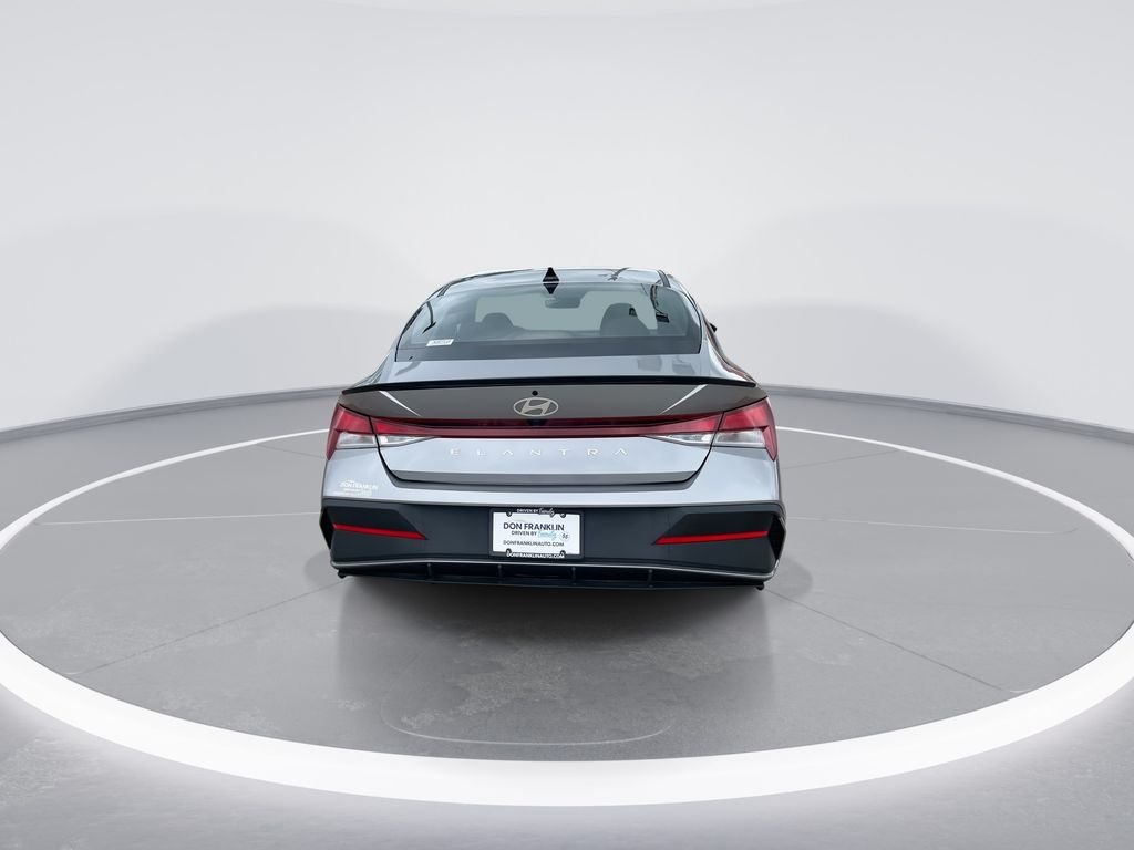 2025 Hyundai Elantra SEL - Photo 7