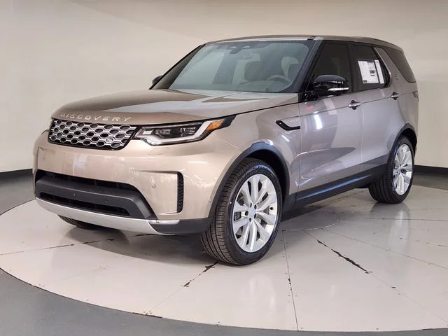 2026 Land Rover Discovery P300 S's photo