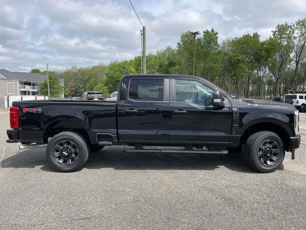 New 2026 Black Ford XL image 2