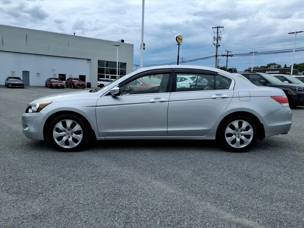 Used 2010  Honda EX-L image 3