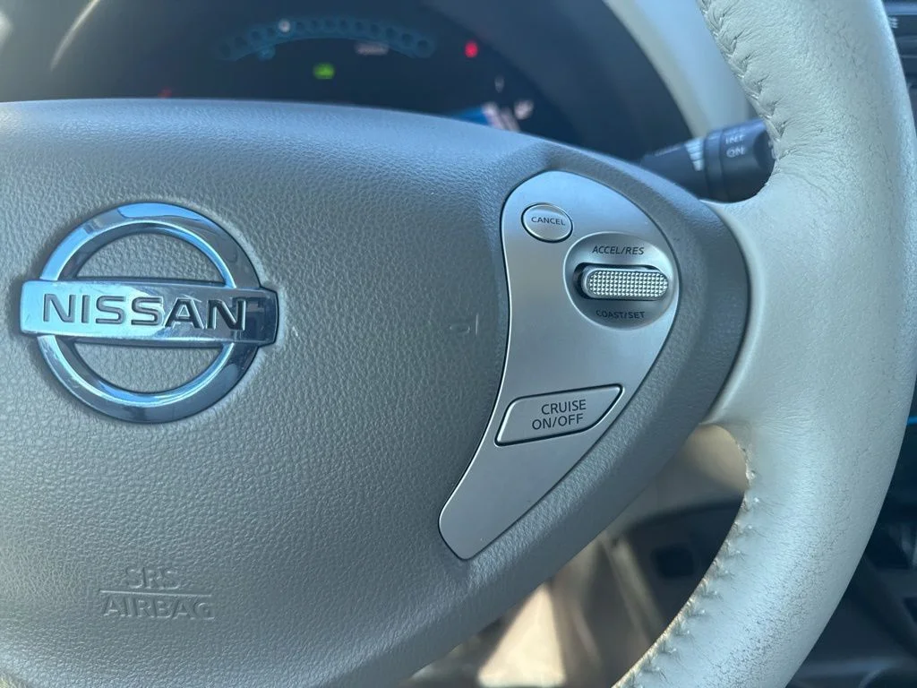 Used 2012 White Nissan SV image 15