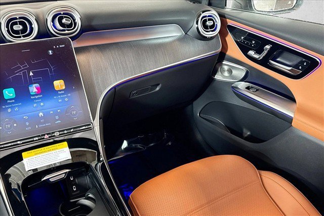 New 2026 Polar White Mercedes-Benz GLC 300 image 51
