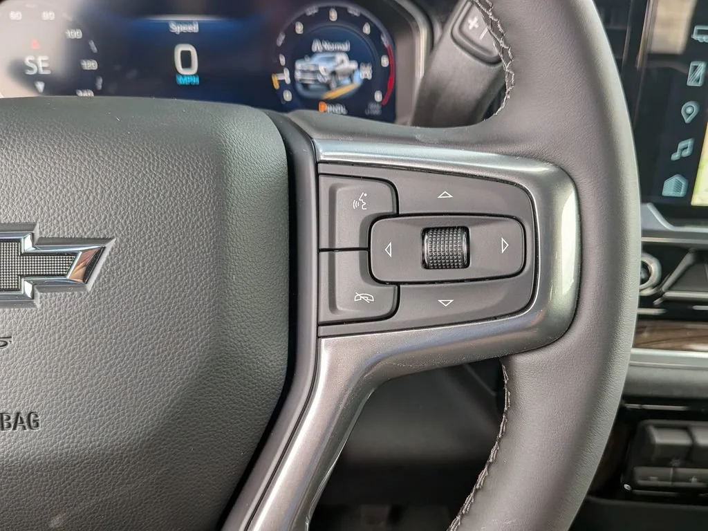 New 2026 Summit White Chevrolet LT image 19