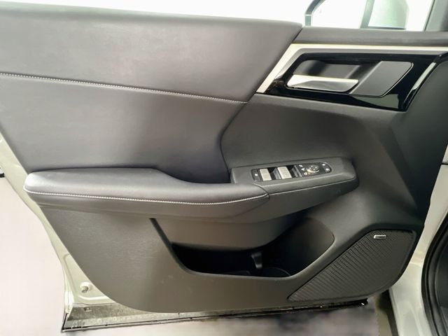 2025 Mitsubishi Outlander SE - Photo 32