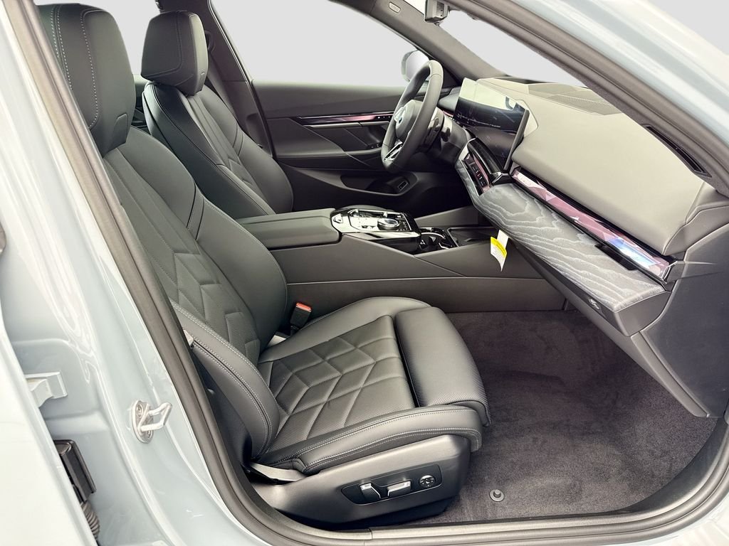 Used 2027 Gray Metallic BMW 530i image 19