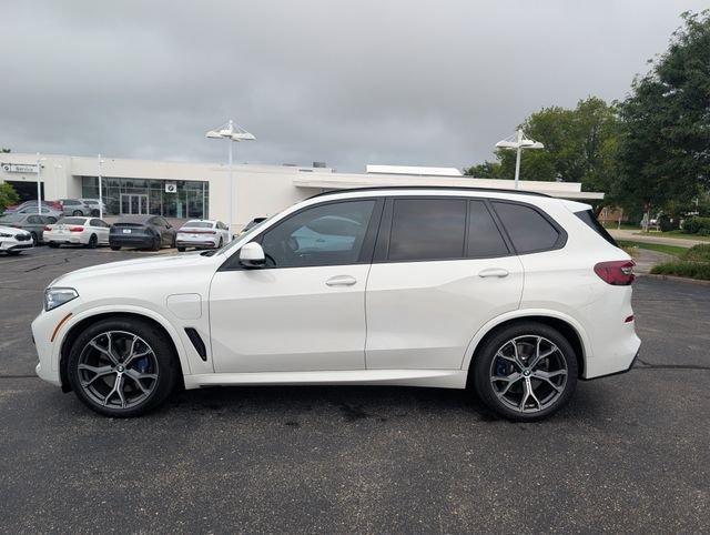 Used 2021 Alpine White BMW xDrive45e image 1