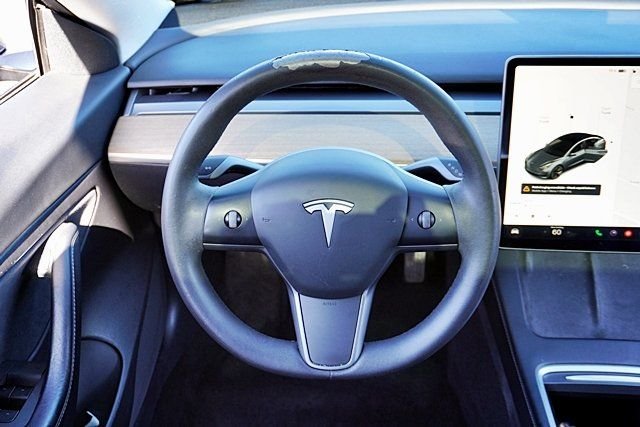 Used 2021  Tesla Standard Range Plus image 20