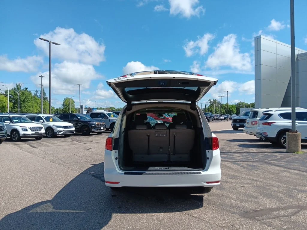 Used 2020 Platinum White Pearl Honda EX-L image 31