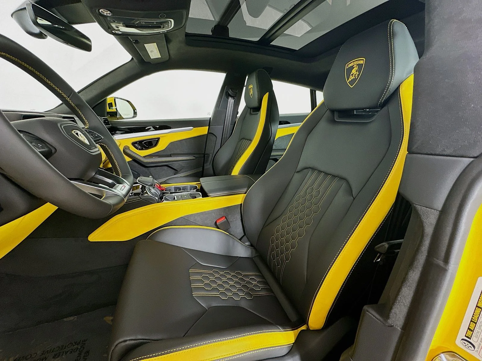 Used 2025 Yellow Lamborghini  image 27