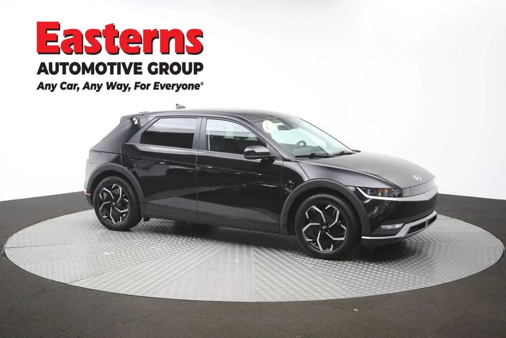 Used 2024 Black Hyundai SEL image 44