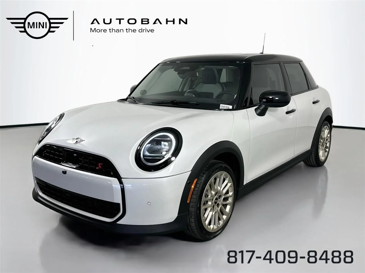 2025 MINI Hardtop Cooper S's photo