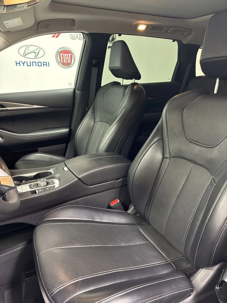 Used 2023 Gray INFINITI LUXE image 11