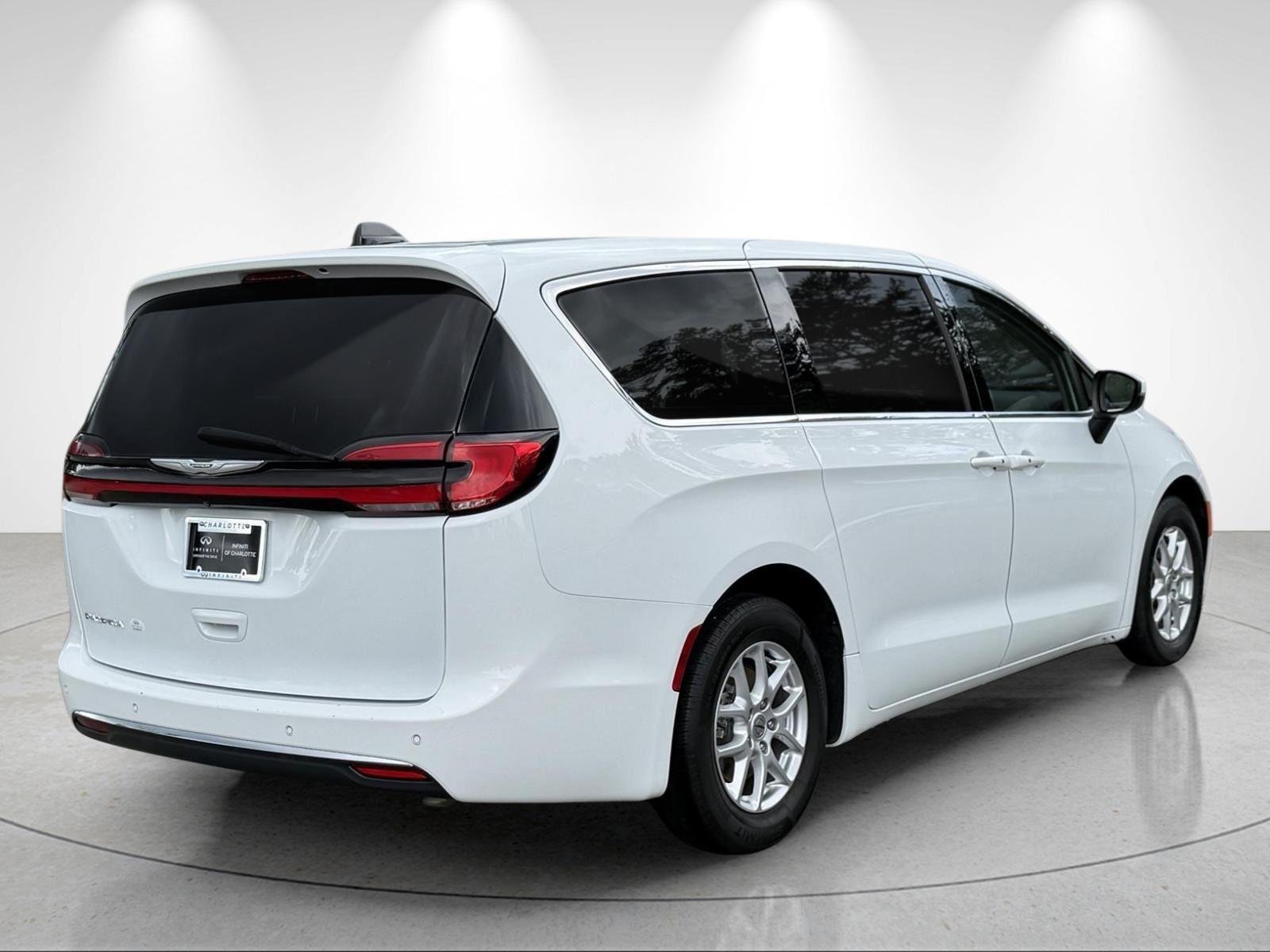 Used 2023 Bright White Clearcoat Chrysler Touring L image 5