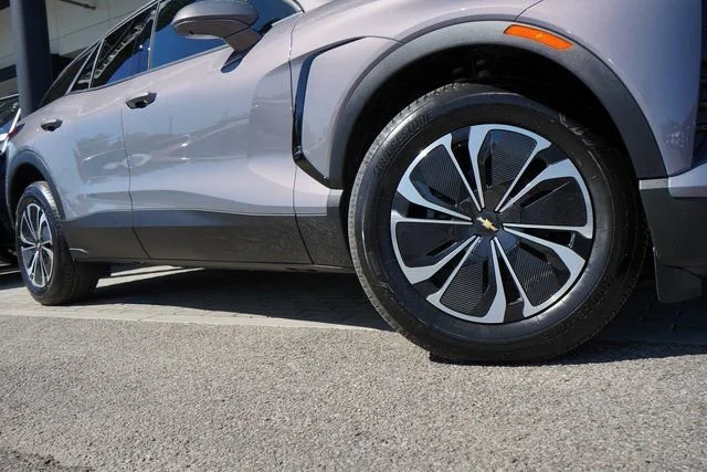 2025 Chevrolet Equinox EV LT - Photo 10