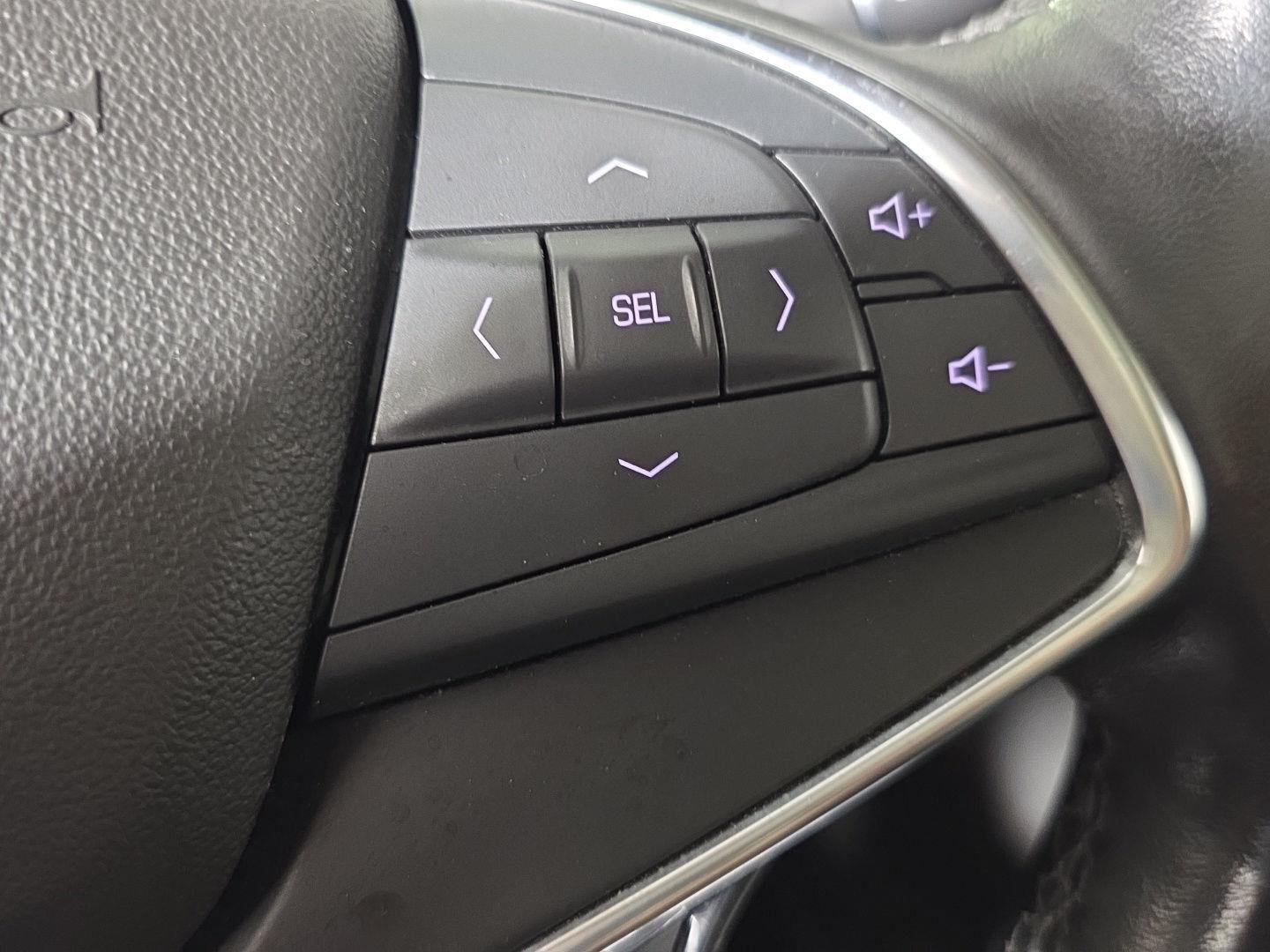 Used 2019 Crystal White Tricoat Cadillac Luxury AWD image 20