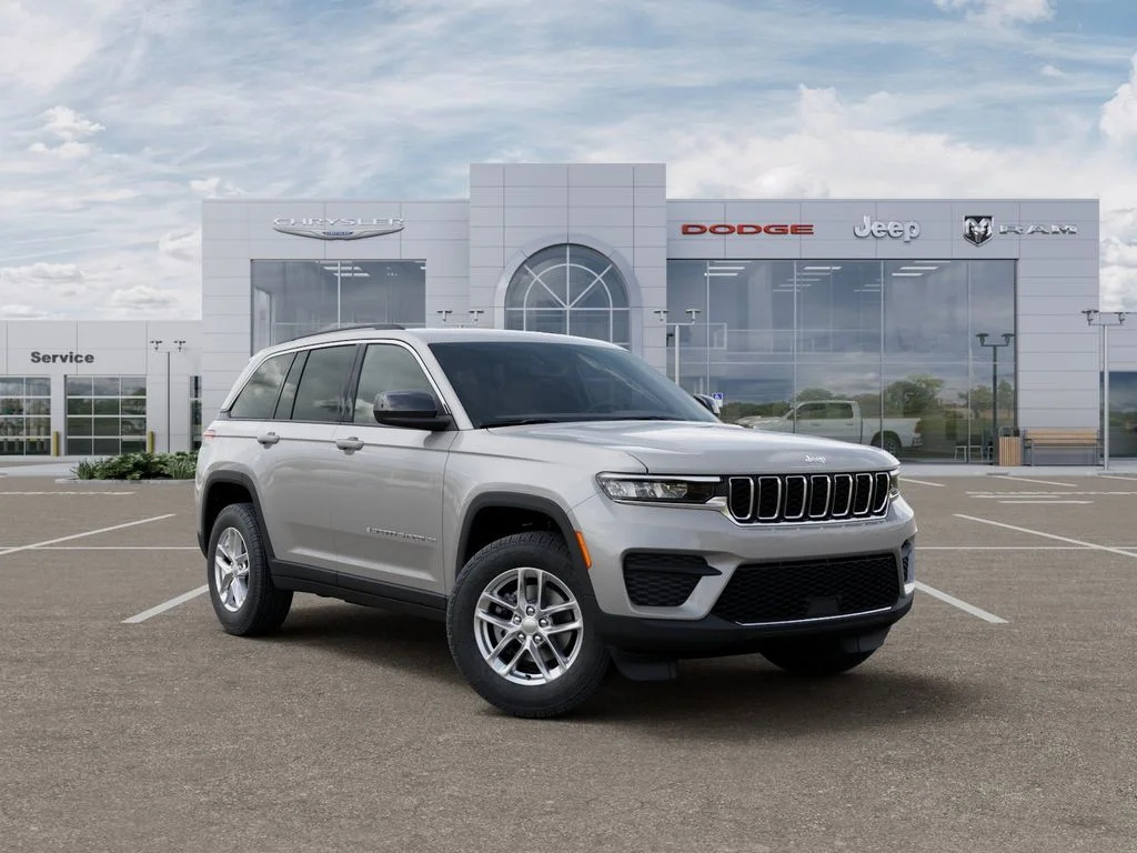 New 2026 Silver Zynith Jeep Laredo image 5