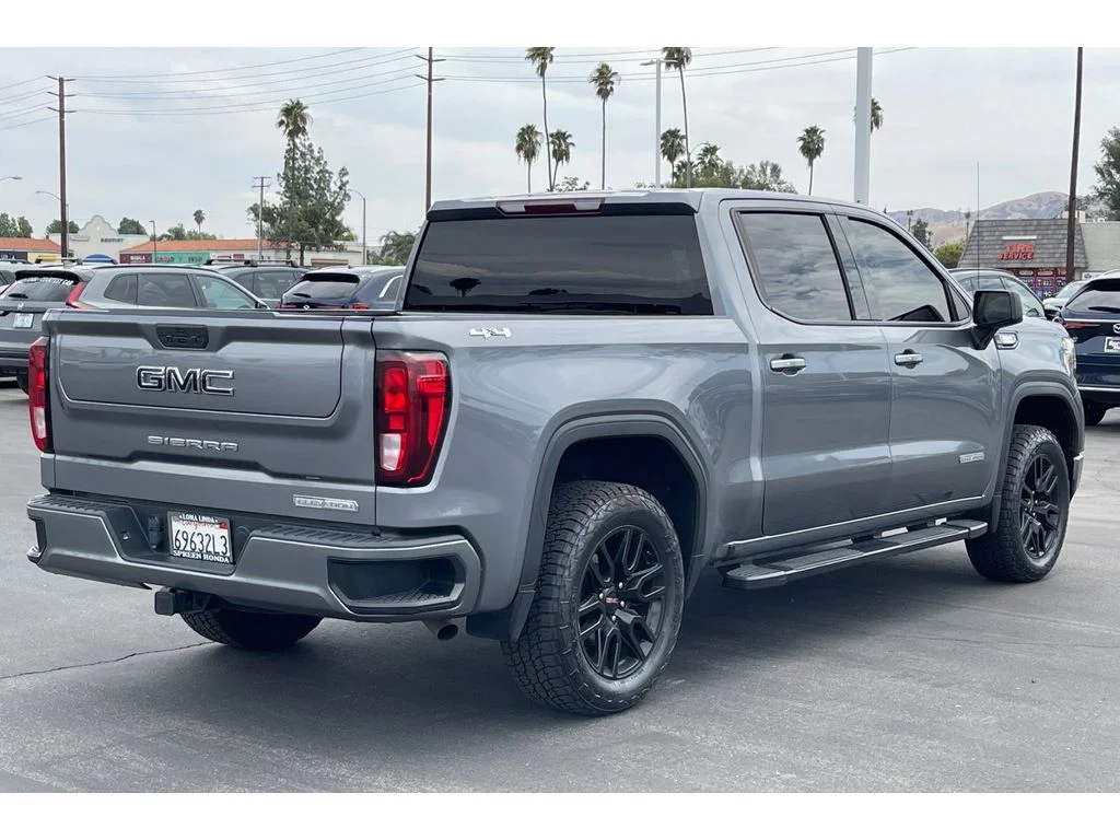 Used 2022 Satin Steel Metallic GMC Elevation image 6