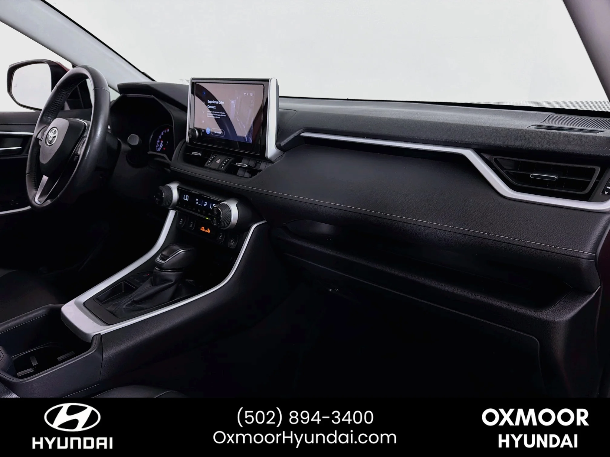Used 2025 Ruby Flare Pearl Toyota XLE Premium image 30
