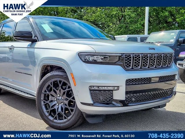Certified Used 2024 Silver Jeep Summit image 2
