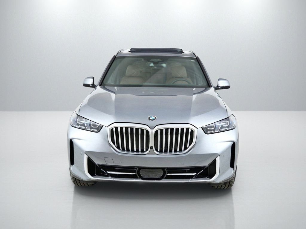 Used 2026 Skyscraper Grey Metallic BMW xDrive40i image 3