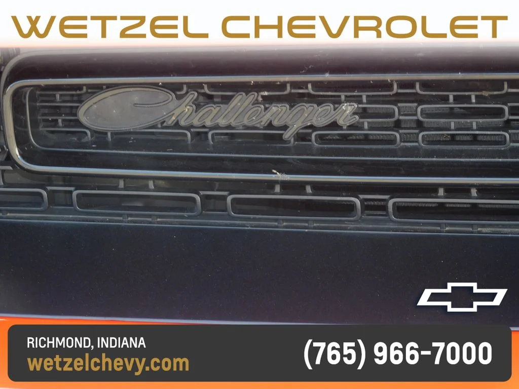 Used 2023 Orange Dodge SXT image 32