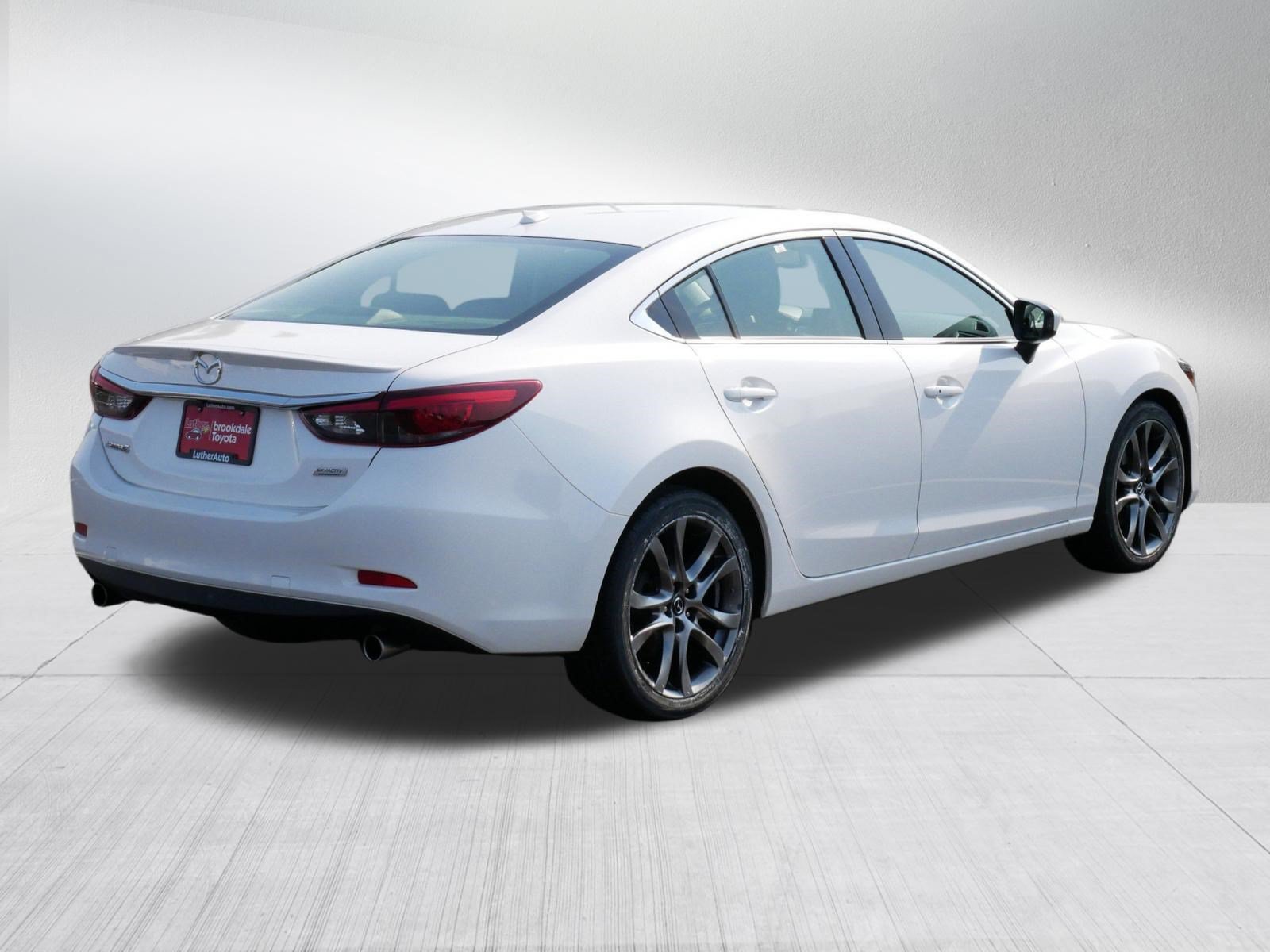 Used 2016 Snowflake White Pearl Mica Mazda i Grand Touring image 7