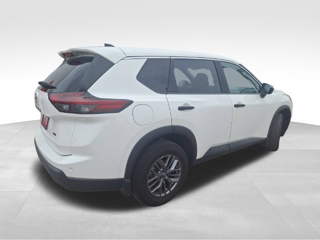 Used 2025 White Nissan S image 8