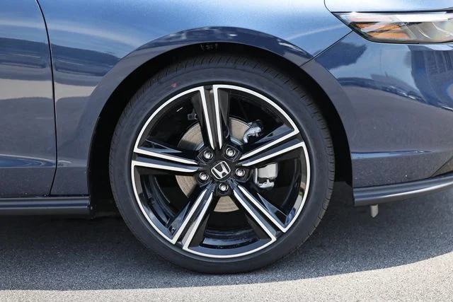New 2026 Canyon River Blue Metallic Honda SE image 15