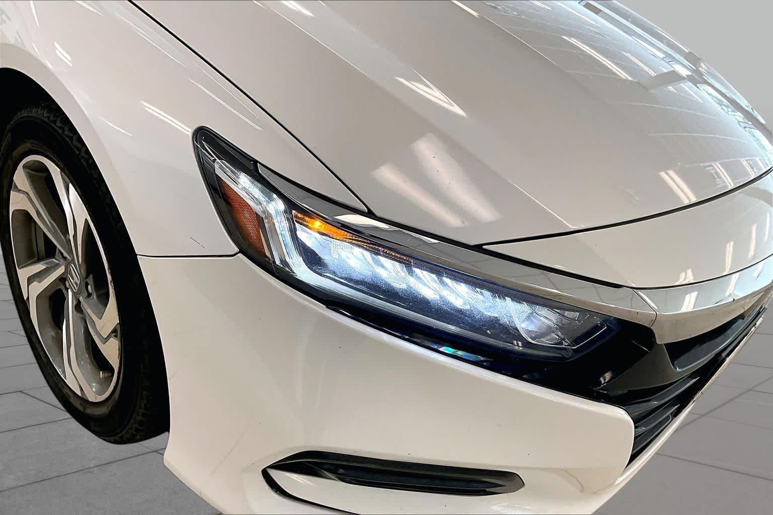 Used 2019 Platinum White Pearl Honda EX-L 1.5T image 25