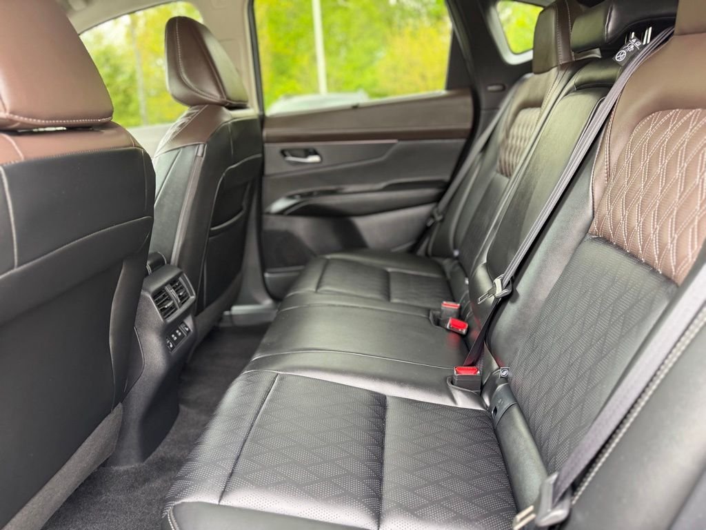 Certified Used 2025 Gold Nissan Platinum image 24