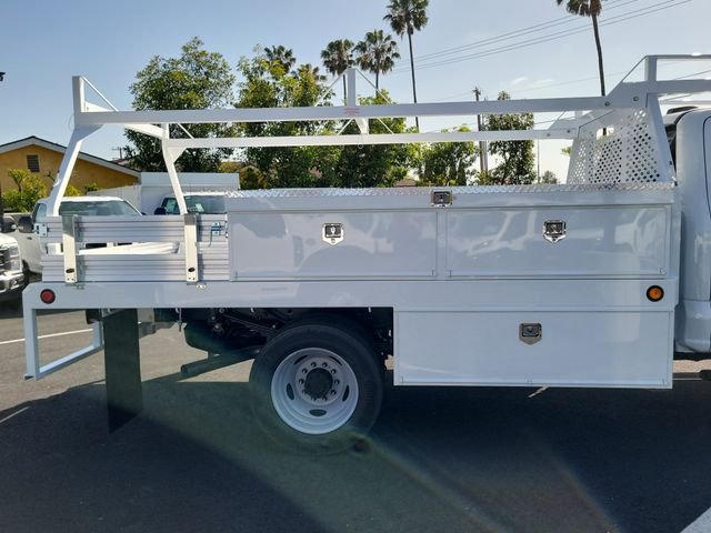 New 2026 Oxford White Ford F-550® XL image 19