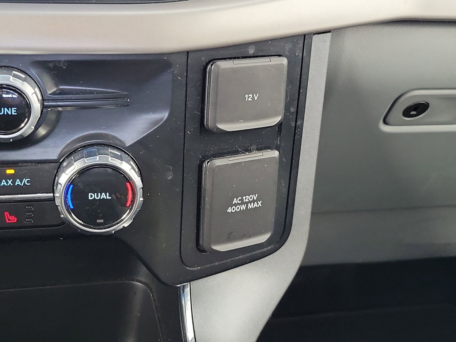 Certified Used 2023 Silver Ford XLT image 27