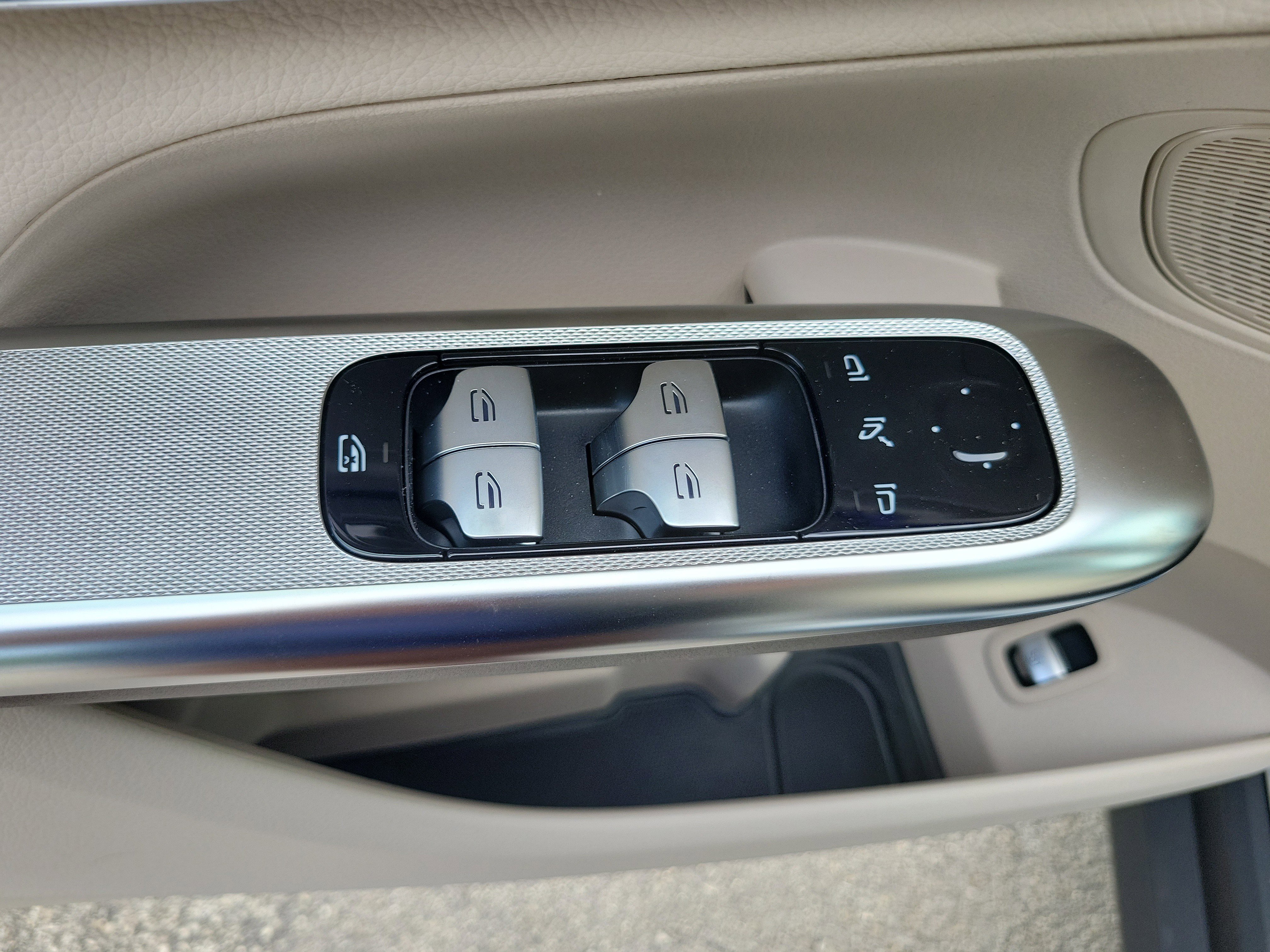 New 2026 Cirrus Silver Metallic Mercedes-Benz GLC 300 image 19