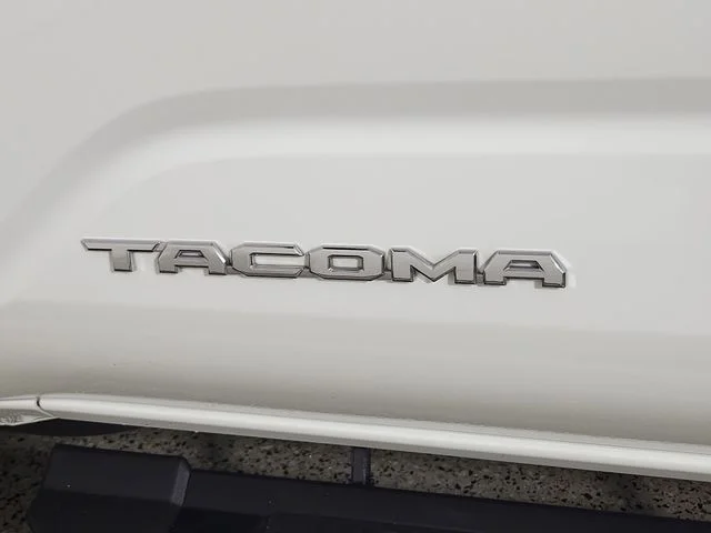 Used 2025 White Toyota SR5 image 9
