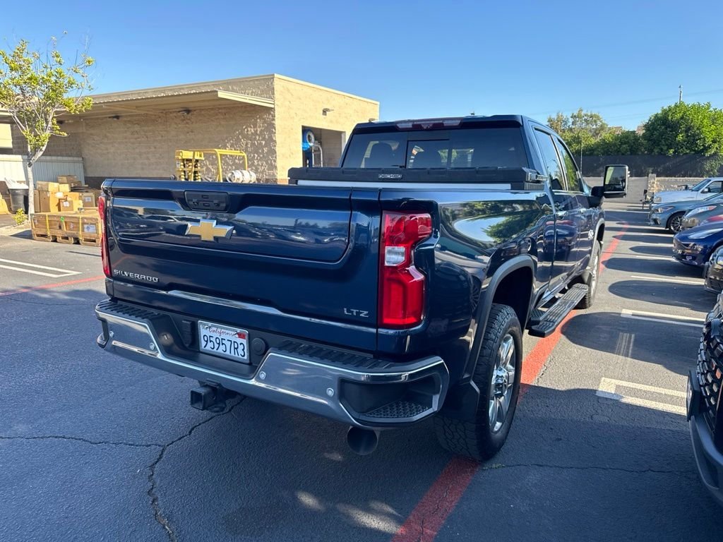 Used 2022 Blue Chevrolet LTZ image 3