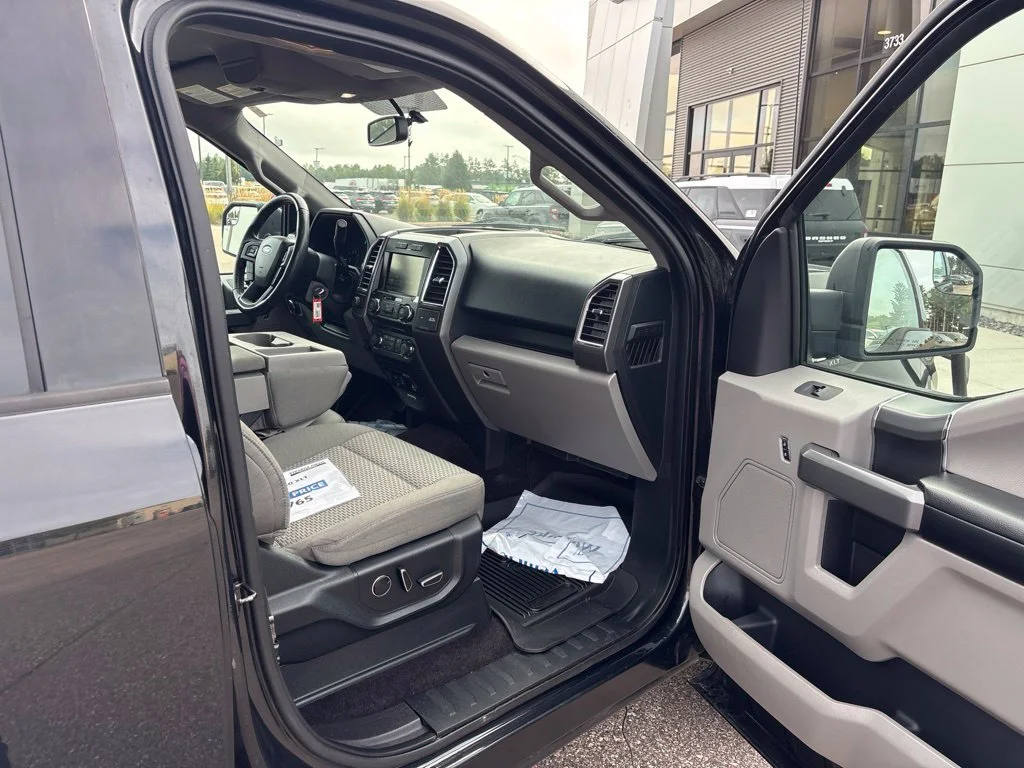 Used 2015 Tuxedo Black Metallic Ford XLT image 30