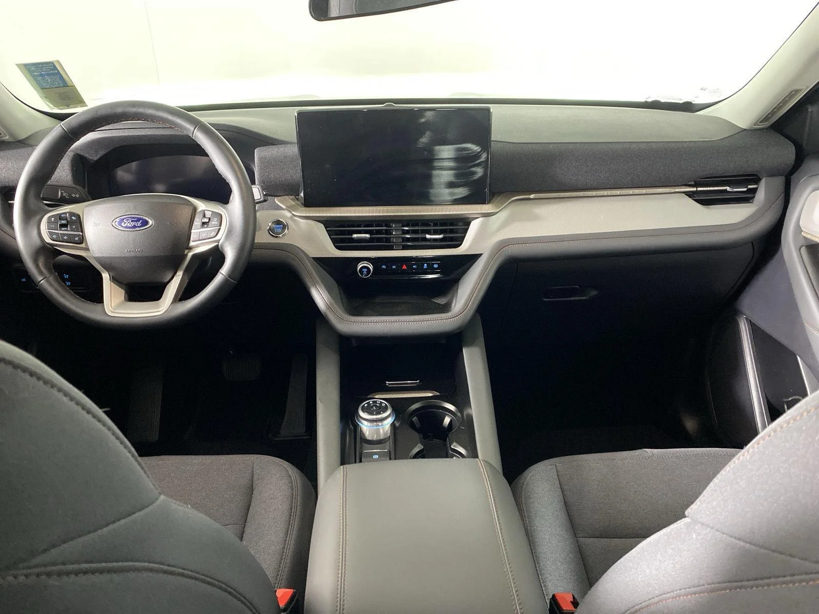 Used 2025 Agate Black Metallic Ford Active image 2