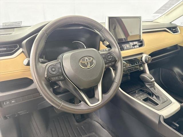 Certified Used 2025 RUBY FLARE PEARL* Toyota  image 4