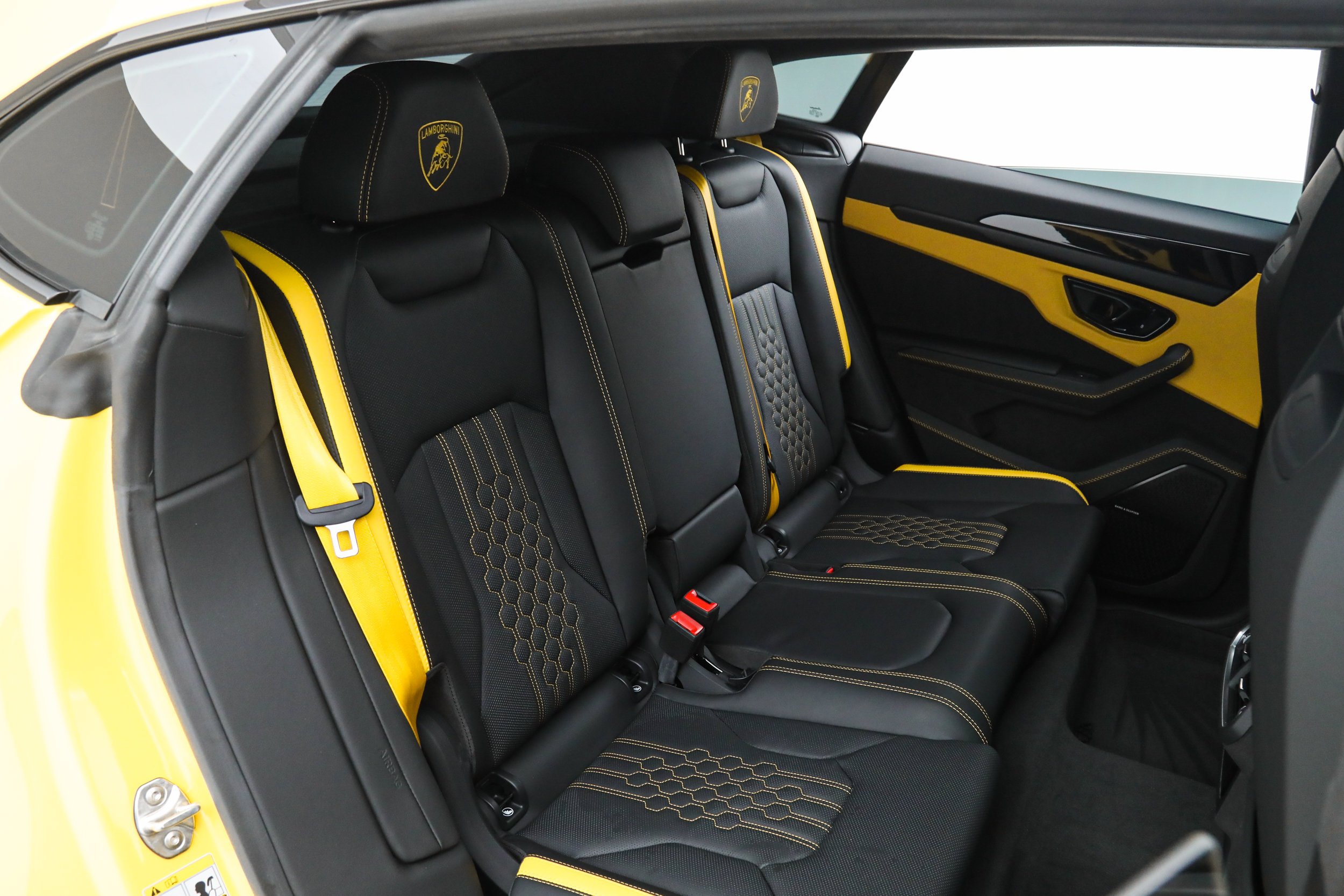 Used 2025 Yellow Lamborghini SE image 21