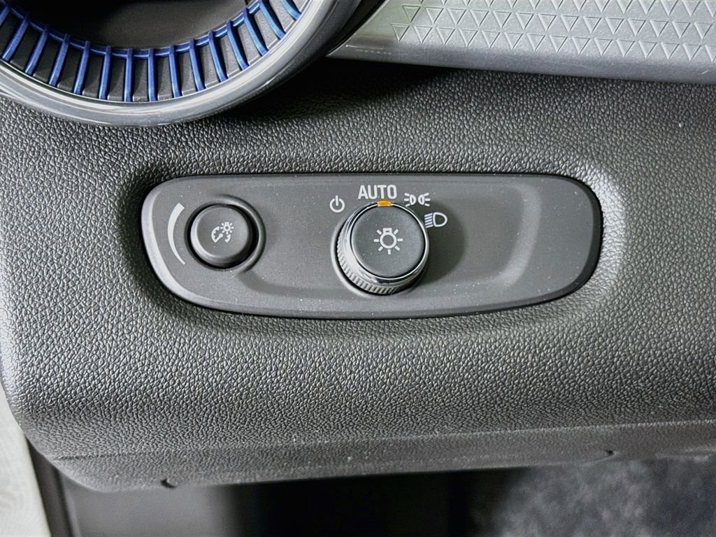 New 2026 Summit White Chevrolet LT image 10