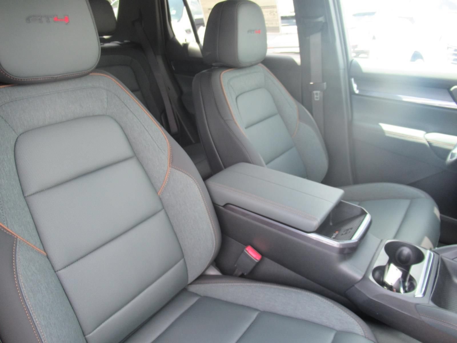 2027 GMC Terrain AT4 - Photo 9
