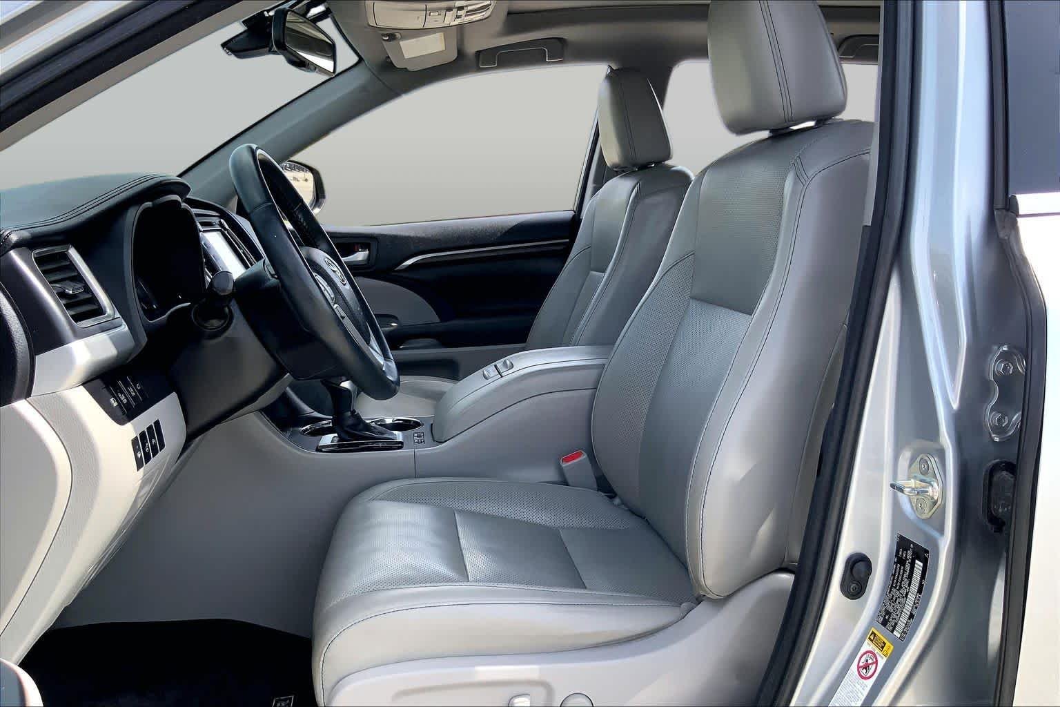 Used 2016 Silver Sky Metallic Toyota Limited Platinum image 8